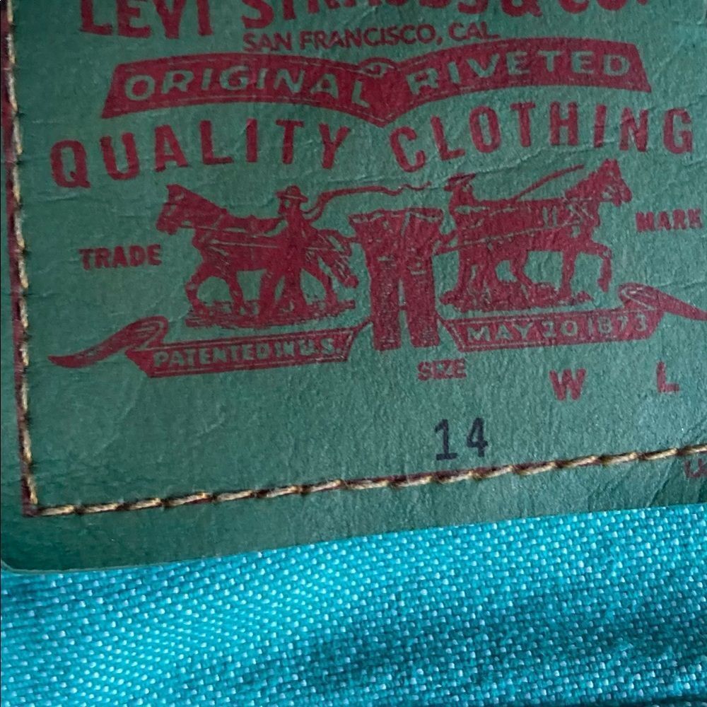 Levi’s Green jean shorts size 14 - Picture 4 of 5